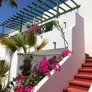 https://casa-clara-los-pocillos.in-canary-islands.com