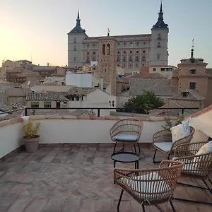 https://casa-con-patio-toledano-y-terraza-con-vistas.besthotelstoledo.com